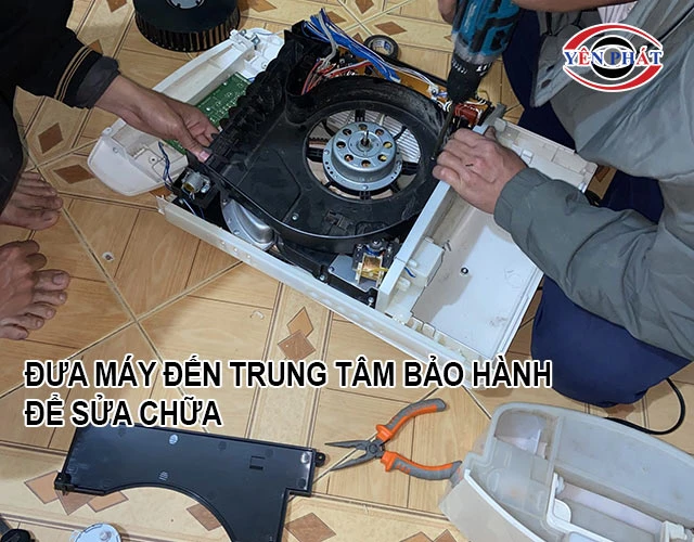 đưa máy hút ẩm đến trung tâm bảo hành