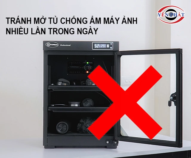 Tránh mở cửa tủ chống ẩm quá nhiều lần