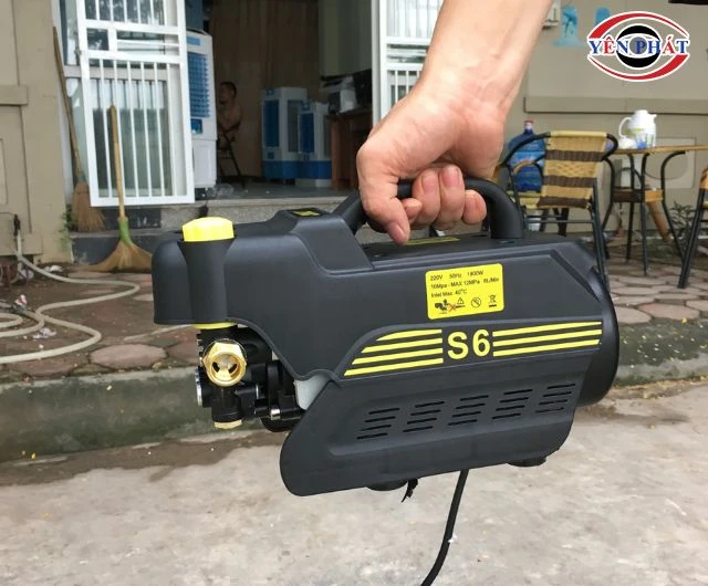 Máy rửa xe Soeasy gọn nhẹ