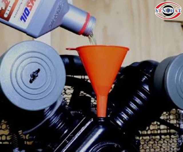 Tra dầu máy nén khí dây đai TM-W-0.67/12.5-330L