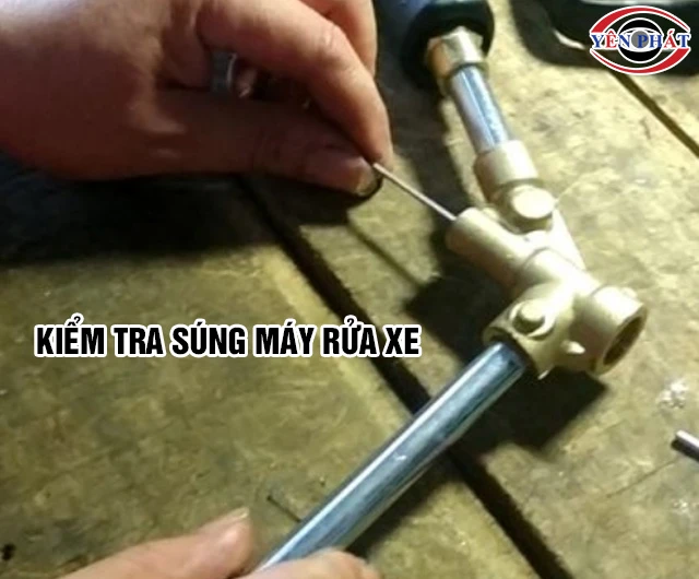 Kiểm tra súng máy rửa xe