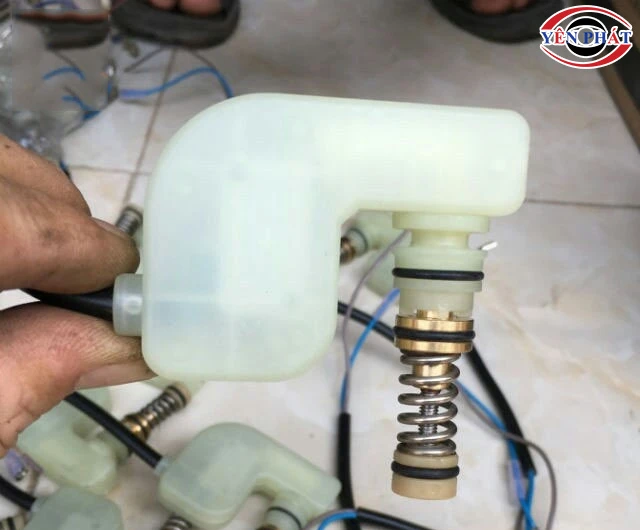 máy rửa xe không tự ngắt do van áp suất hỏng