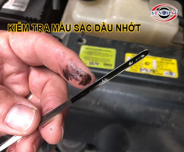 Kiểm tra màu sắc dầu nhớt cũ