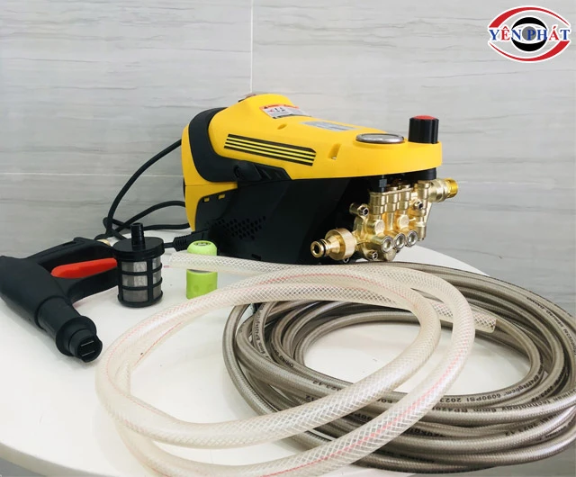 máy rửa xe 1800W Fuki F9