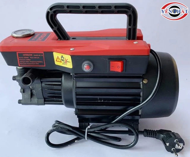 máy rửa xe 1800W Hitachi
