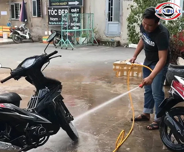 Máy rửa xe 1HP rửa xe máy