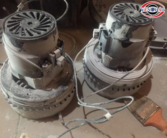 Vệ sinh motor máy hút bụi bị hôi