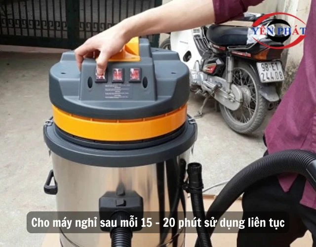 cho máy nghỉ để hạ nhiệt