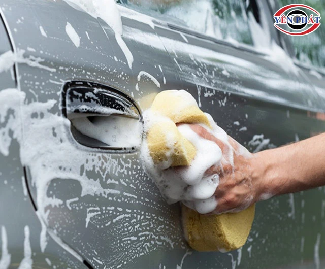 Cách rửa xe ô tô với hóa chất