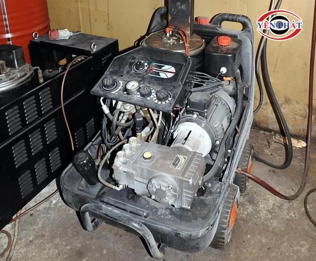 máy rửa xe hơi nước nóng cũ dễ hỏng hóc