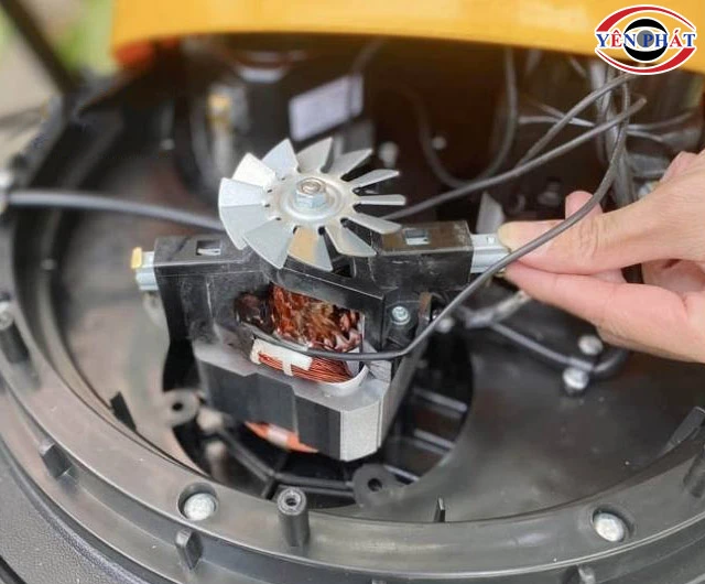 Kiểm tra động cơ máy hút bụi