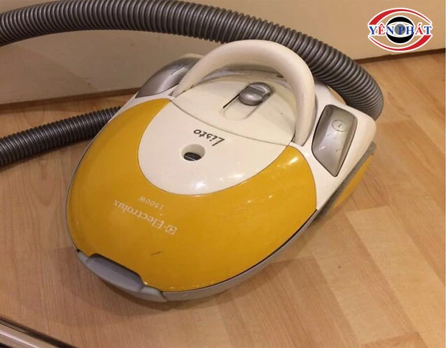 Máy hút bụi Electrolux Listo 1500W