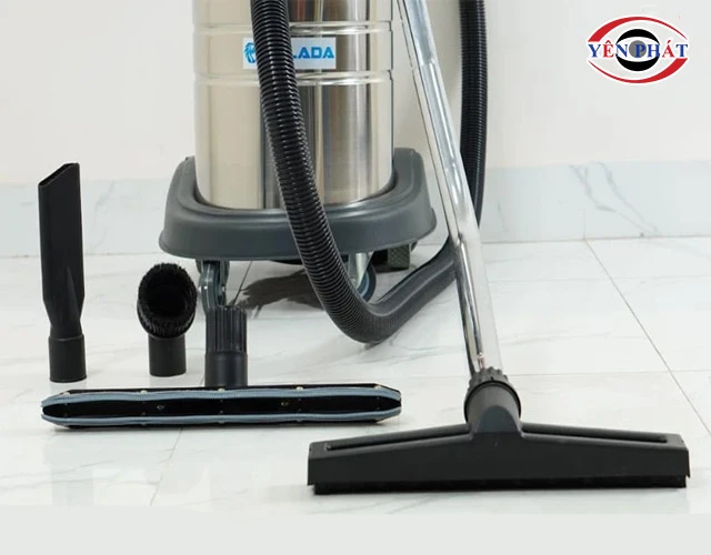 máy hút bụi 2400W lực hút mạnh