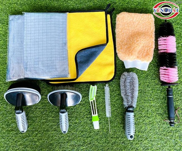 Các dụng cụ cho quy trình rửa xe ô tô chuyên nghiệp