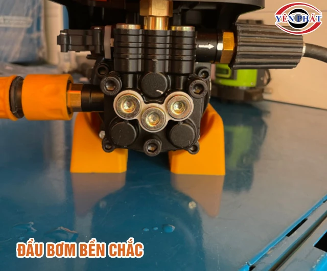 Máy rửa xe Hukan bền chắc
