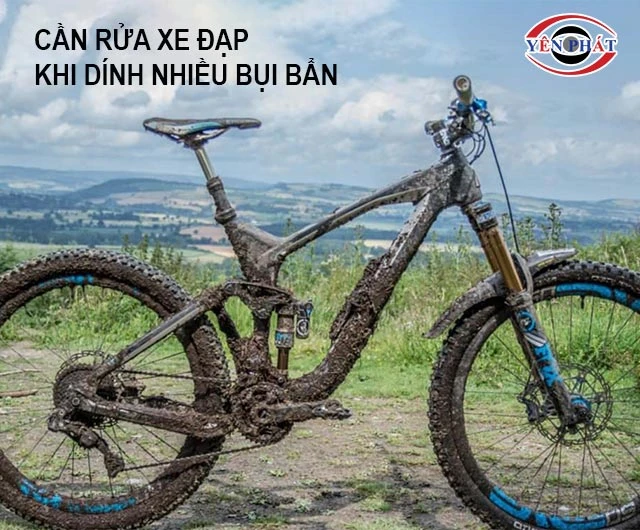 cần rửa xe đạp khi xe dính bụi bẩn