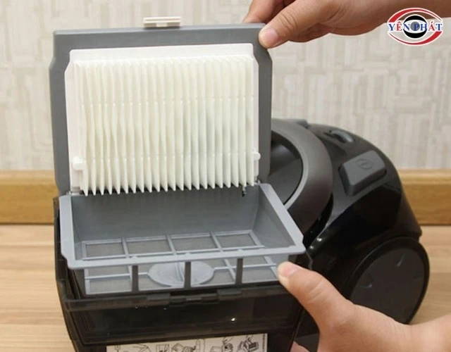 Máy hút bụi 2500W trang bị bộ lọc cao cấp