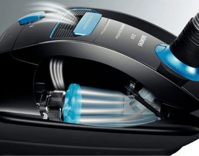 Máy hút bụi 2500W có công suất mạnh mẽ