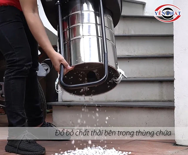 vệ sinh thùng chứa máy hút bụi