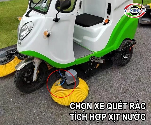 xe quét đường tích hợp xịt nước