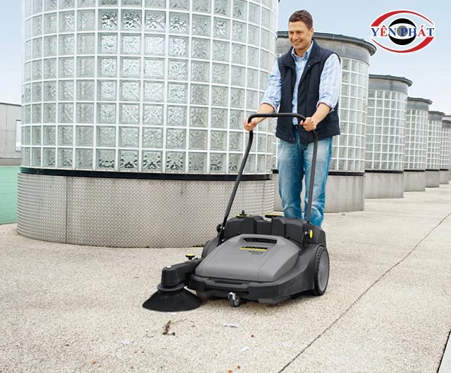 máy quét rác đẩy tay vận hành ổn định