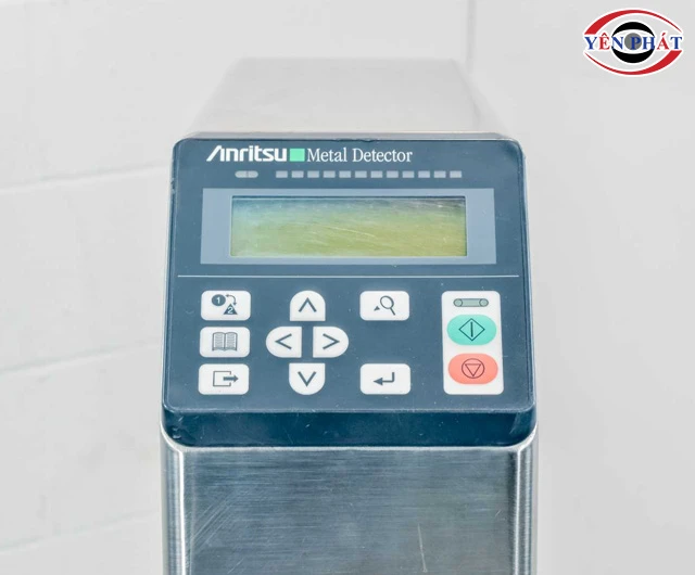Bật máy dò kim loại Anritsu
