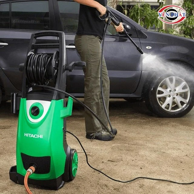 Máy rửa xe 2000W Hitachi
