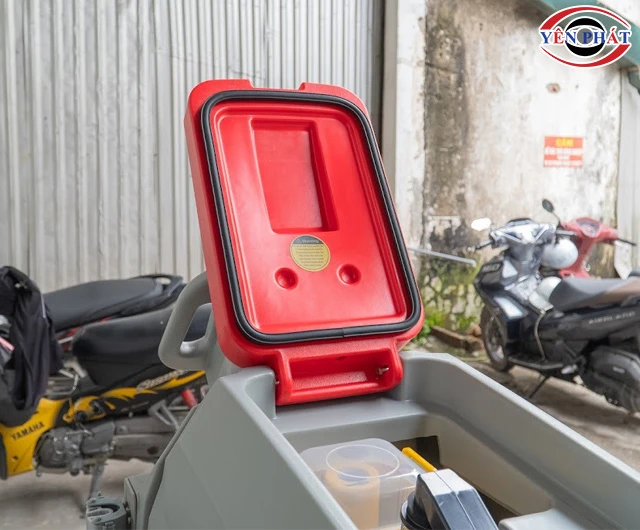 Thùng chứa máy chà sàn liên hợp Kumisai KMS 68B