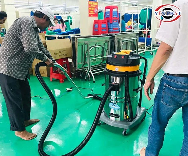 sử dụng máy hút bụi công nghiệp