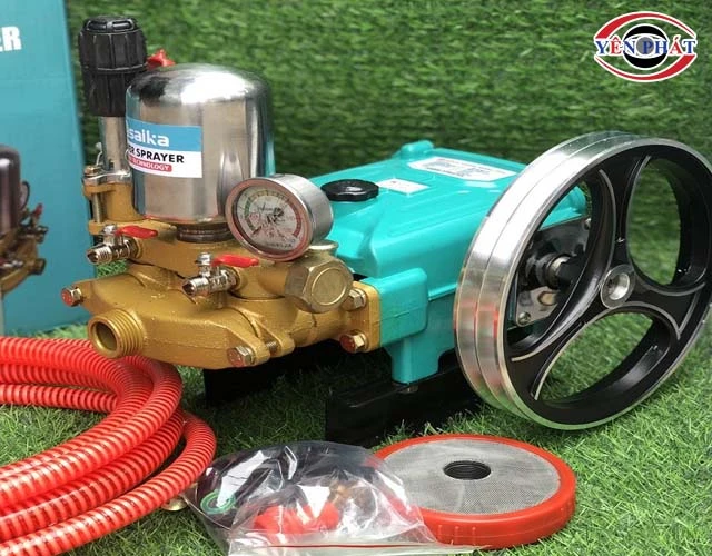 Máy phun rửa xe Saika cao áp 3HP