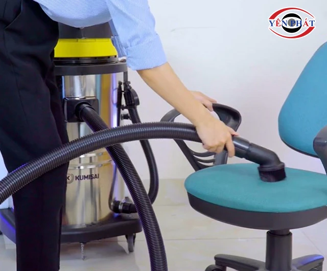 tips dùng máy hút bụi sofa