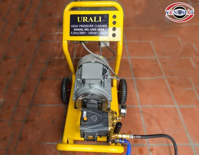 Máy phun rửa xe Urali AR U55-1816 áp cao