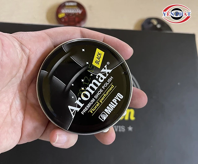 xi đánh giày Aromax màu đen