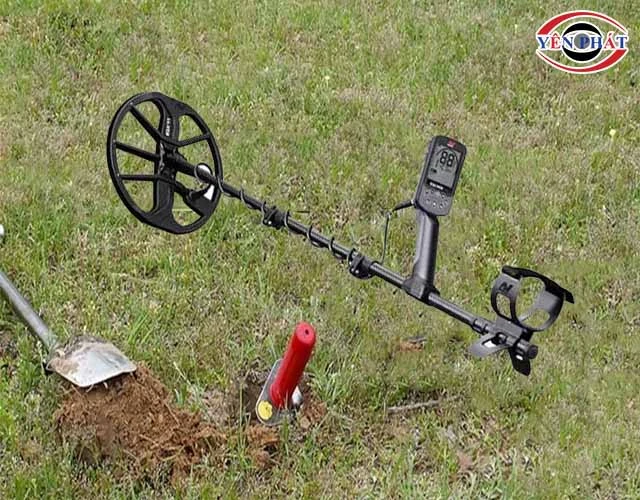 Máy dò kim loại Equinox 900 dò cánh đồng