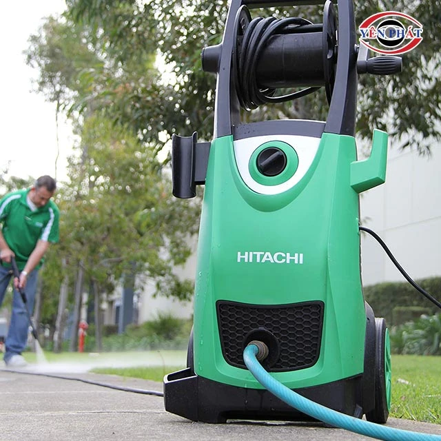 vận hành máy rửa xe Hitachi