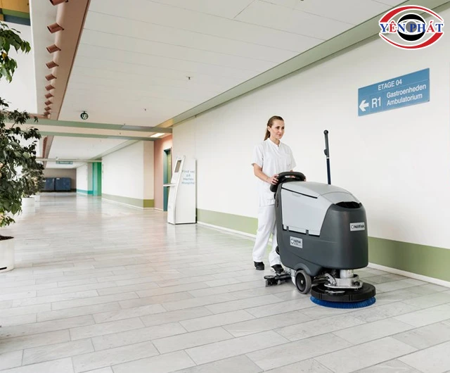 Chọn size máy chà sàn cho bệnh viện
