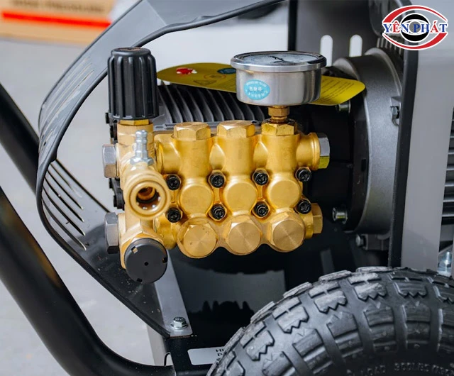 Đầu bơm máy rửa xe áp lực cao Lutian 2600PSI 15M26-3.7S2