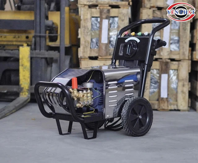 Máy rửa xe cao áp Kumisai 18M17.5-3T4