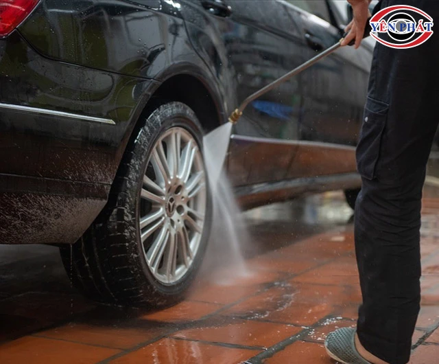 Máy rửa xe cao áp Kumisai 18M17.5-3T4 mạnh mẽ