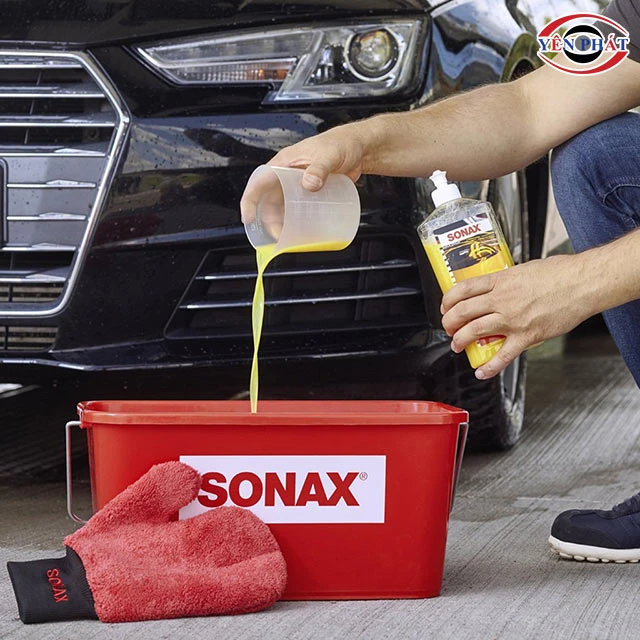 Pha dung dịch rửa xe chuyên dụng