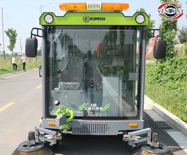 Khoang lái xe quét rác ngồi lái Kumisai KMS25