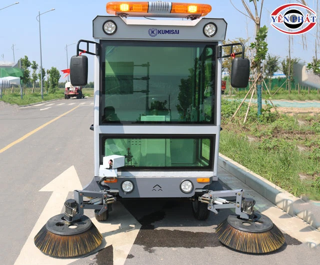 Khoang lái xe quét rác ngồi lái Kumisai KMS S18