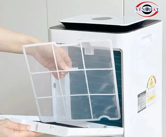 Vệ sinh máy hút ẩm 3 trong 1