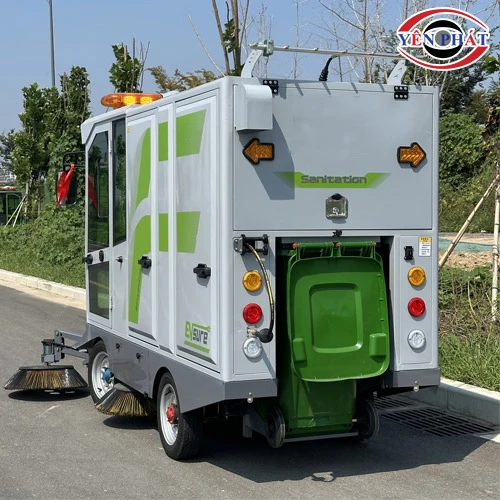 Xe quét rác ngồi lái Kumisai KMS S18 2