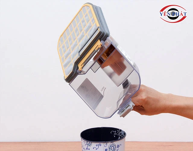 Làm sạch túi hoặc hộp chứa rác