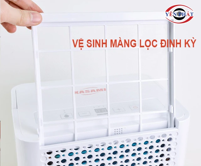 cần vệ sinh màng lọc hút ẩm định kỳ