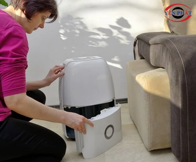 Sai lầm thường gặp khi vệ sinh máy hút ẩm khiến máy nhanh hỏng