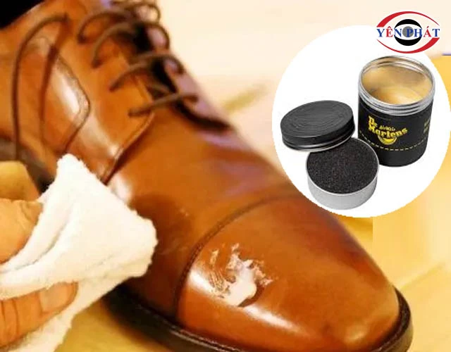 Xi đánh giày Dr Martens phục hồi da bị khô xước