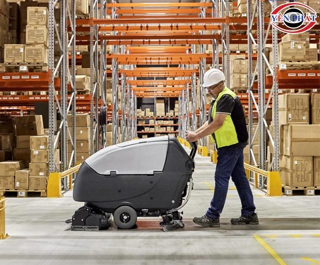 máy chà sàn Mico chà hút đồng thời