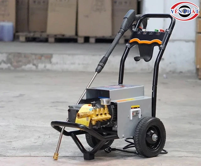 Máy rửa xe Lutian 80/2.2